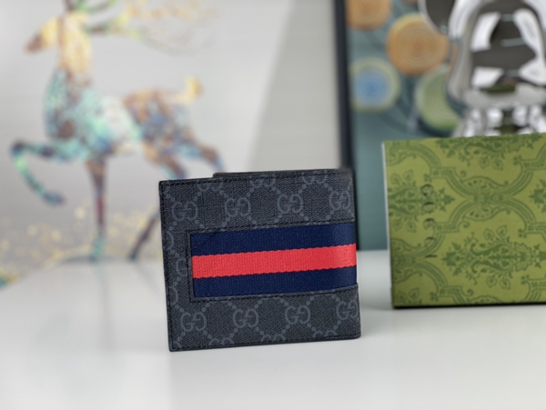 グッチ財布コピー背面デザイン